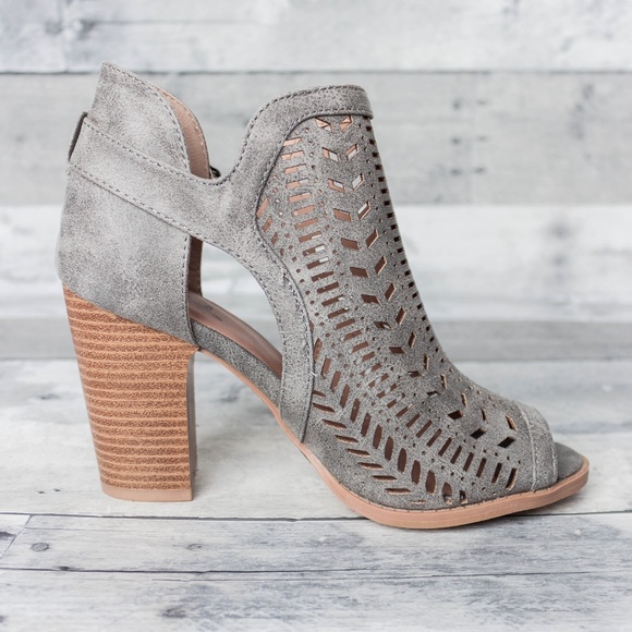 ‘Cadence' Booties. - Picture 2 of 5